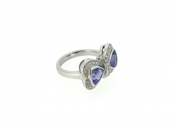 18ct AAA Tanzanite & Diamond Ring. - Image 3