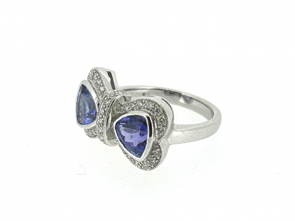 18ct AAA Tanzanite & Diamond Ring. - Image 5