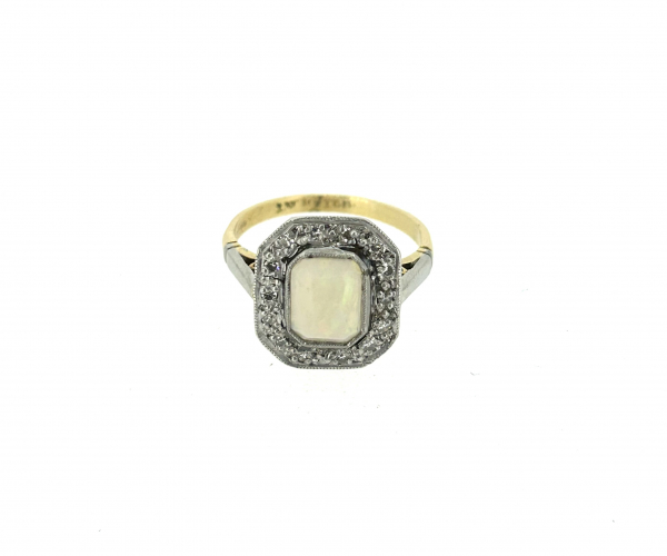 18ct Diamond & Opal Ring