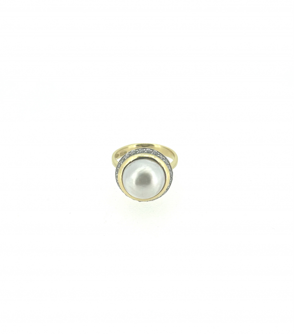 18ct Pearl & 0.75ct Diamond Ring