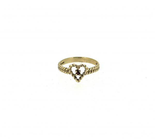 9ct Yellow Gold & Garnet Ring.