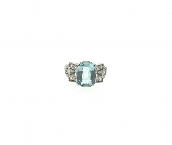 9ct Gold, 4ct Aquamarine & 0.50ct Diamond Ring