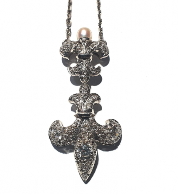 Platinum Art Deco Fleur-de-lis Pendant