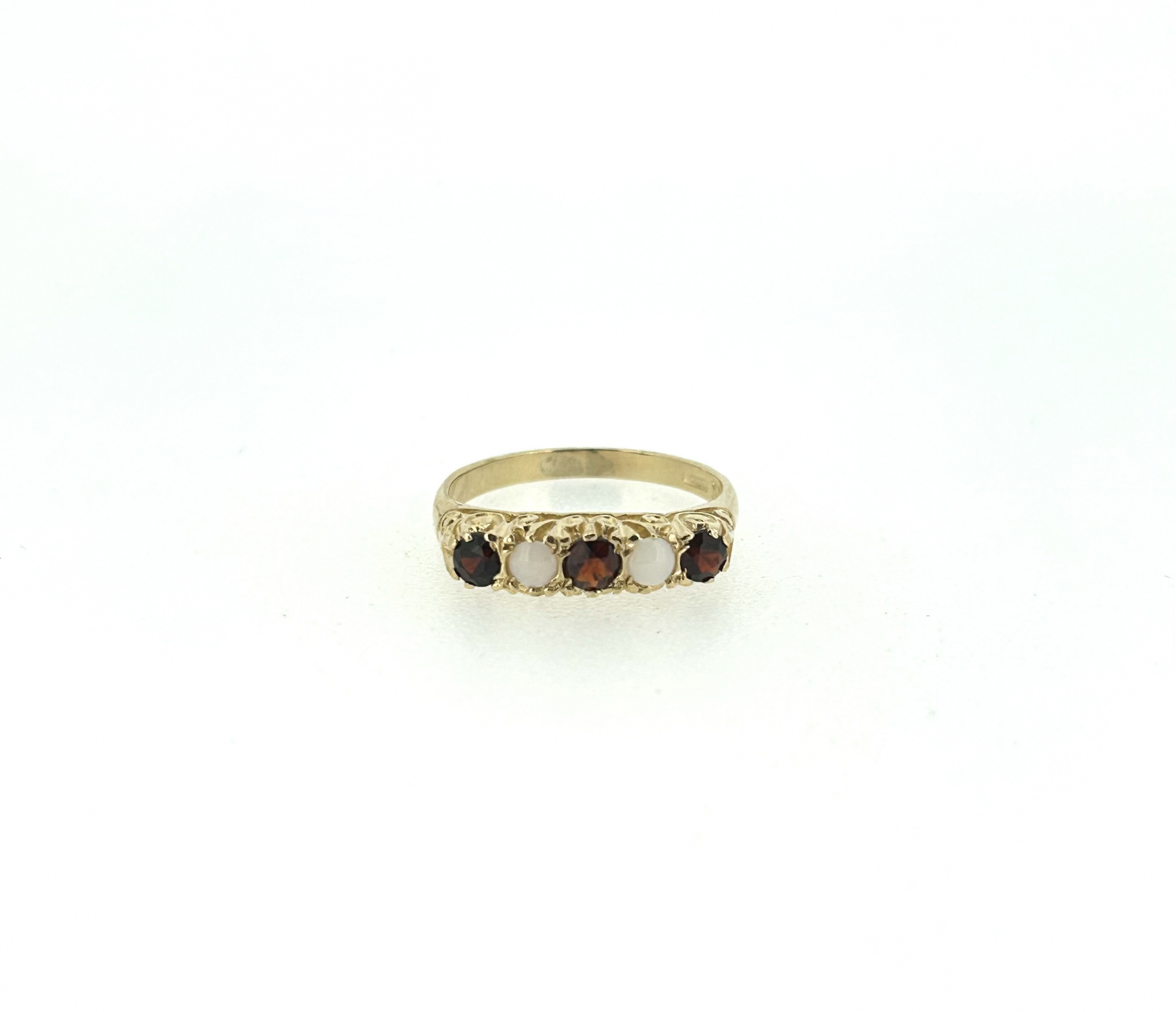 9ct Yellow Gold, Garnet & Opal Ring
