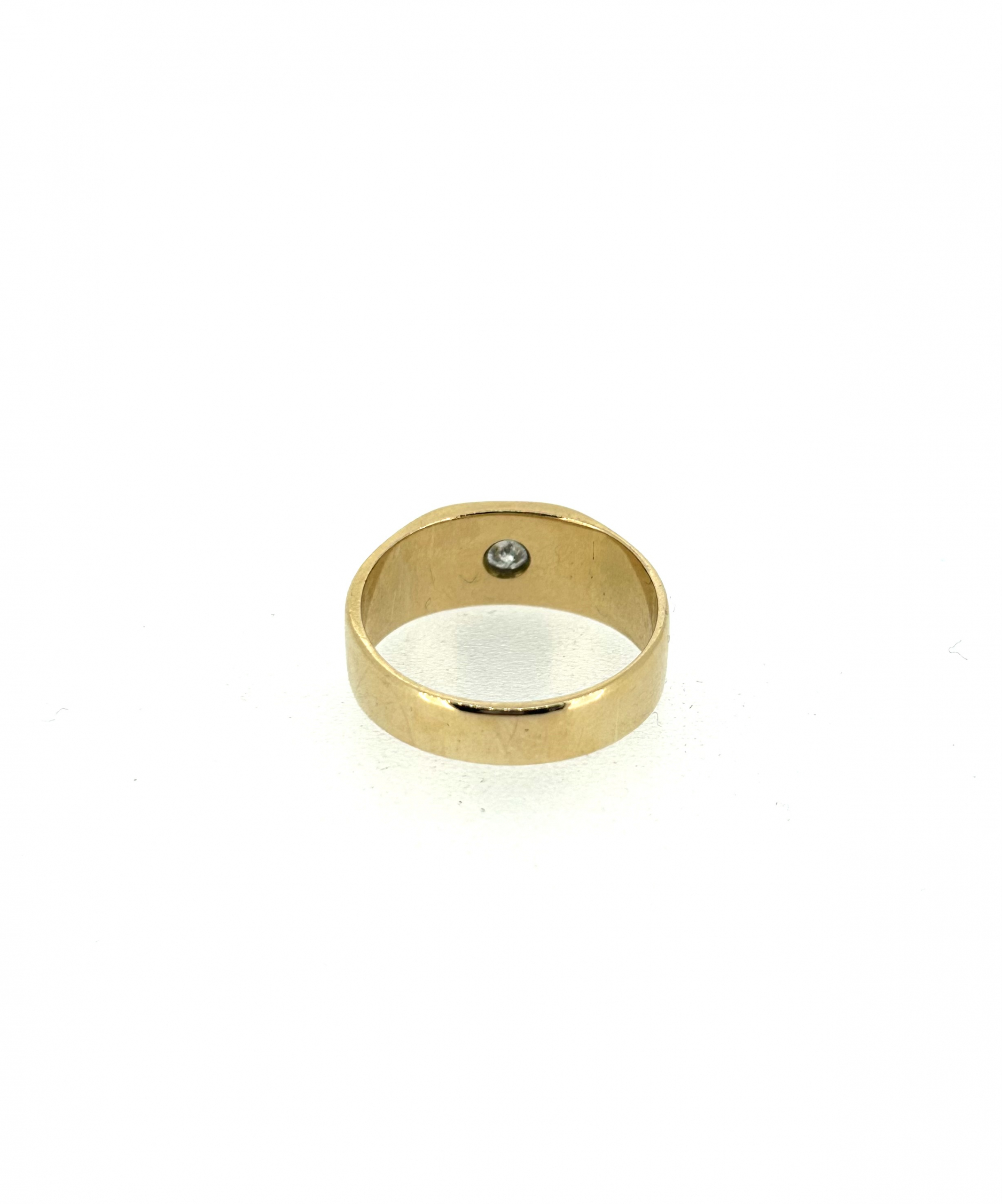 18ct Yellow Gold and Diamond Wedding Ring - Image 4