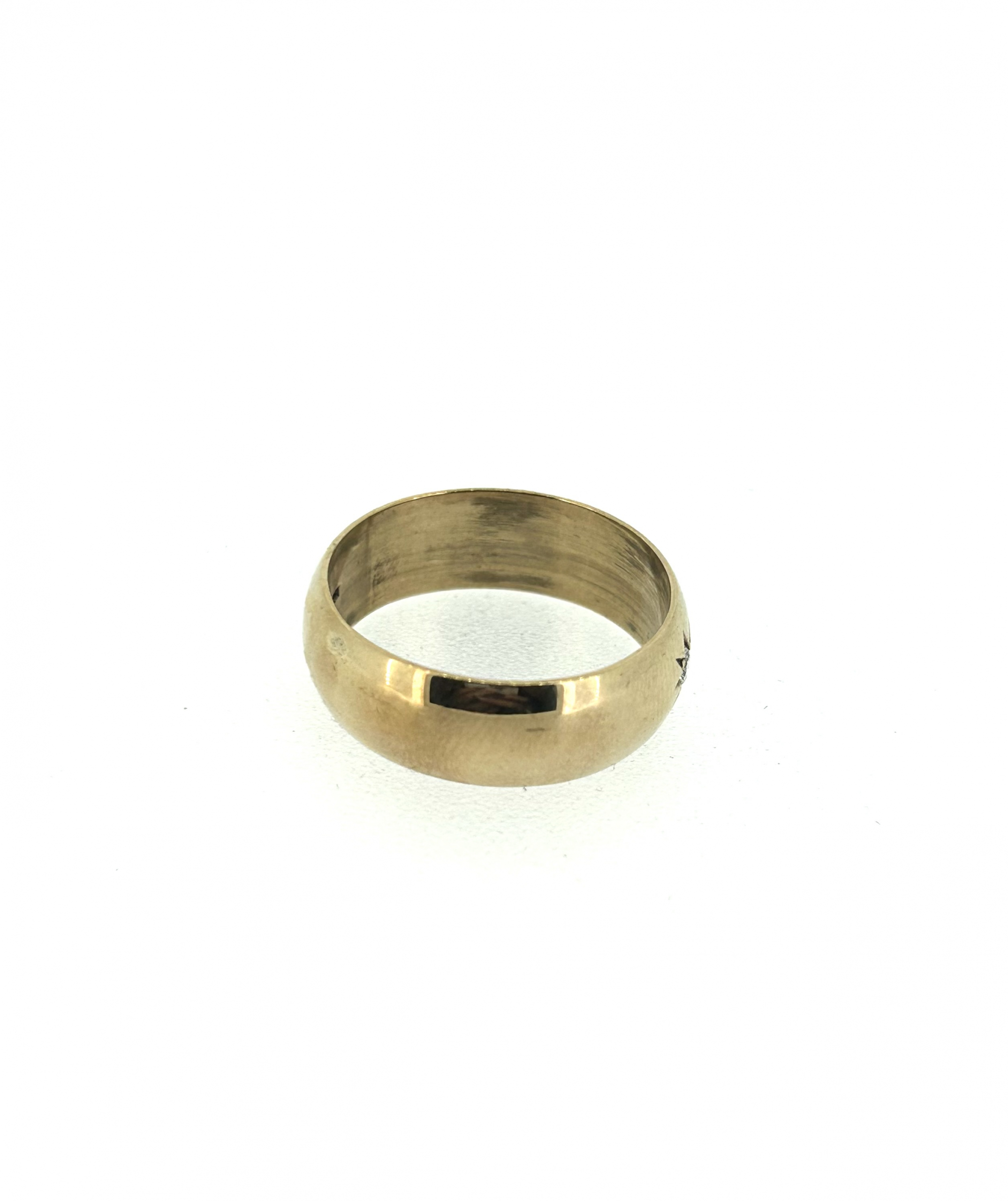 9ct Yellow Gold and Diamond wedding band - Image 3