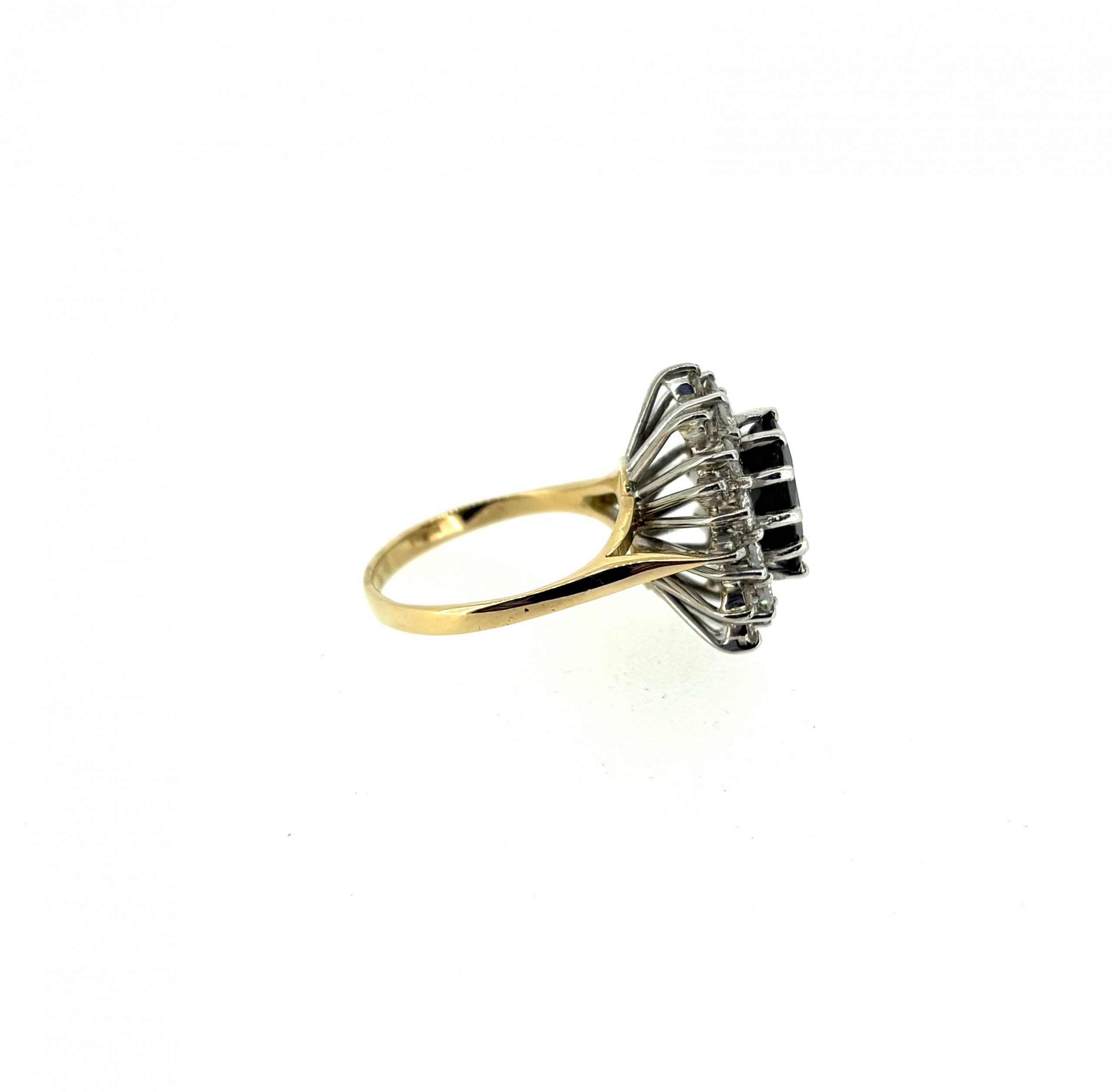 18ct Gold, Diamond & Sapphire Ring - Image 3
