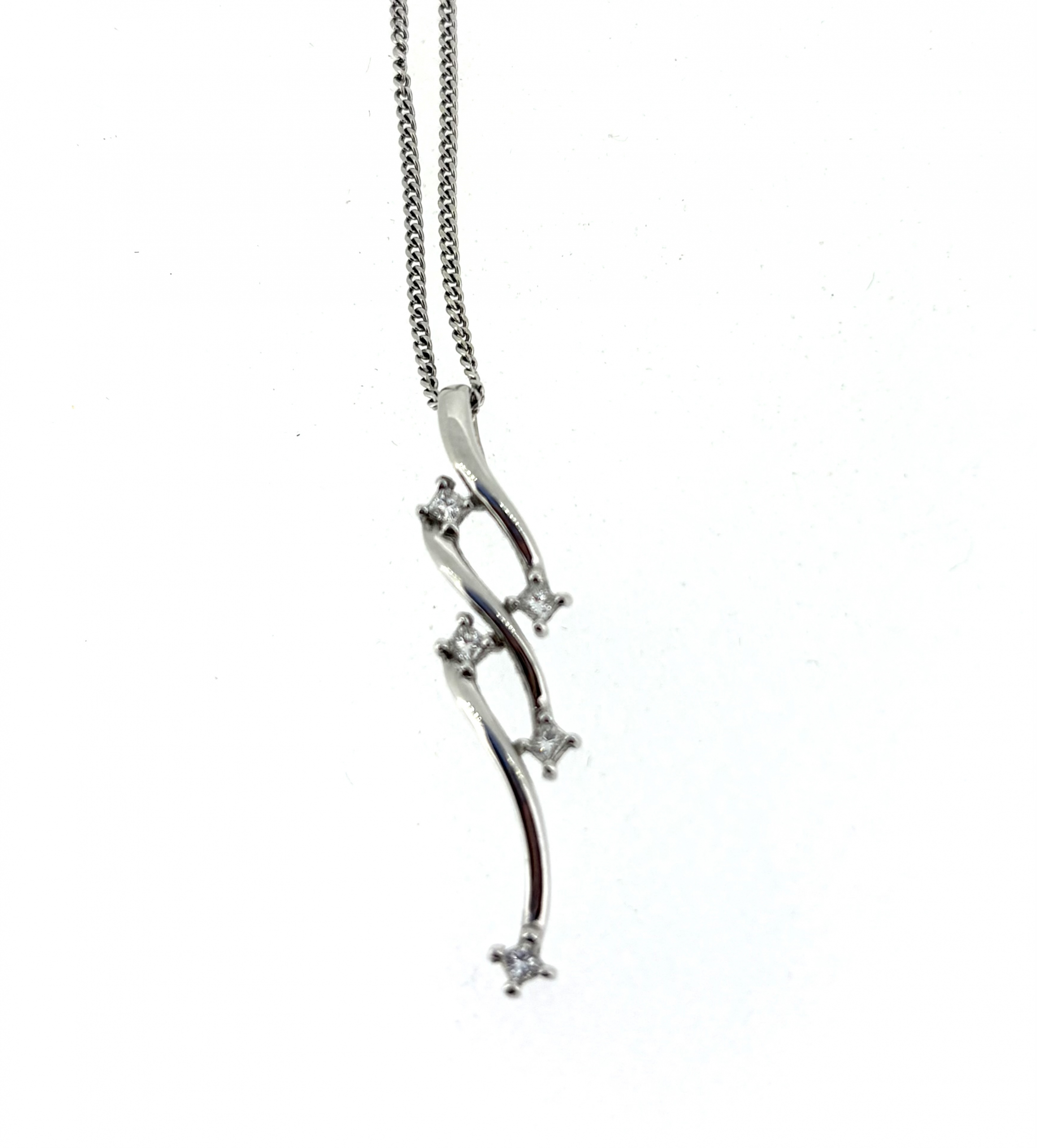 18ct Gold & 0.25ct Diamond Necklace