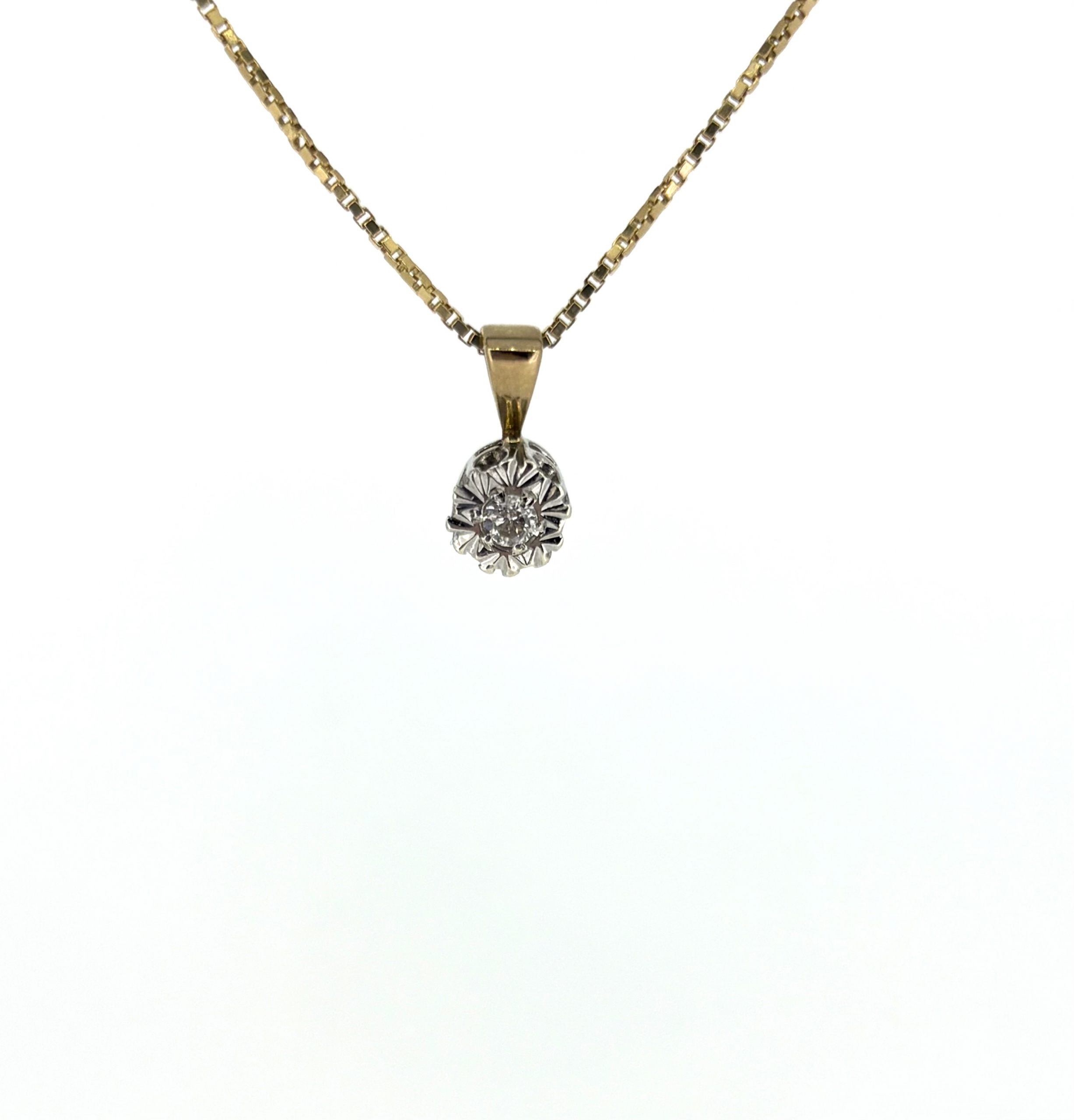 9ct Gold & 0.10ct Diamond Necklace - Image 2