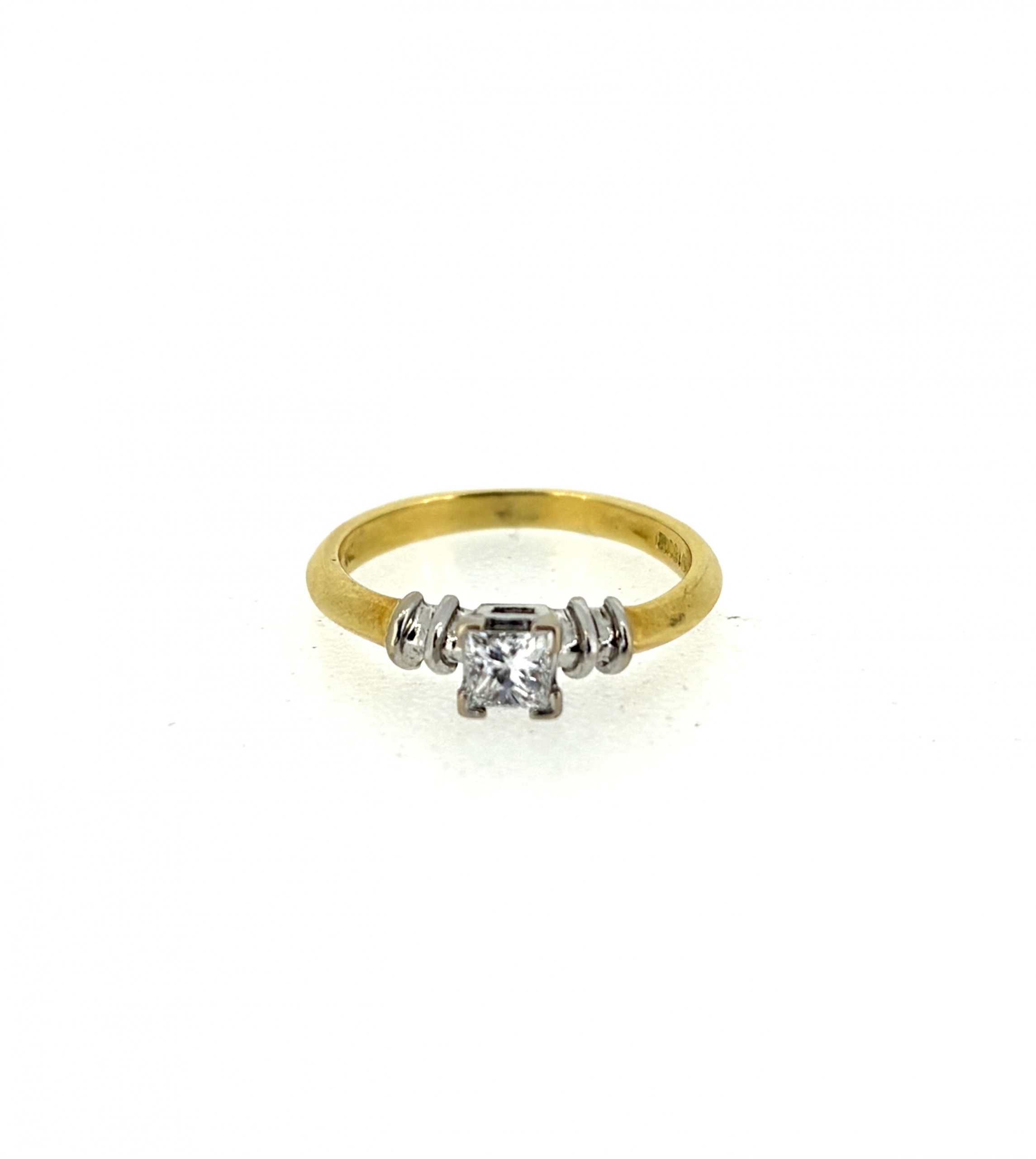 18ct Yellow Gold & 0.25ct Diamond Ring